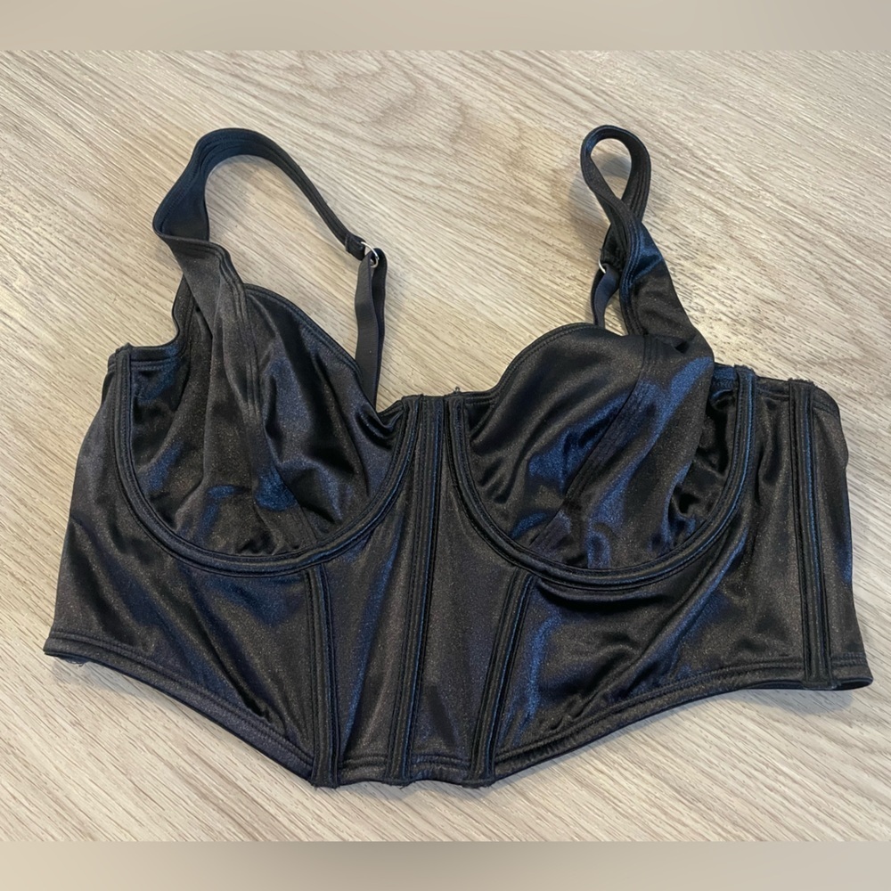 LA SENZA Black Satin Zip up Bustier Crop Top. Size L
